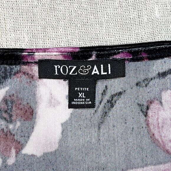 Roz & Ali | Petite Black and Purple Floral Velvet Top | PXL - Picture 4 of 6